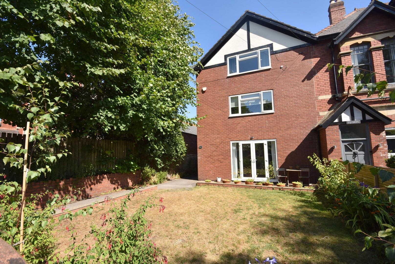 44b Victoria Road, Penarth, CF64 3HY